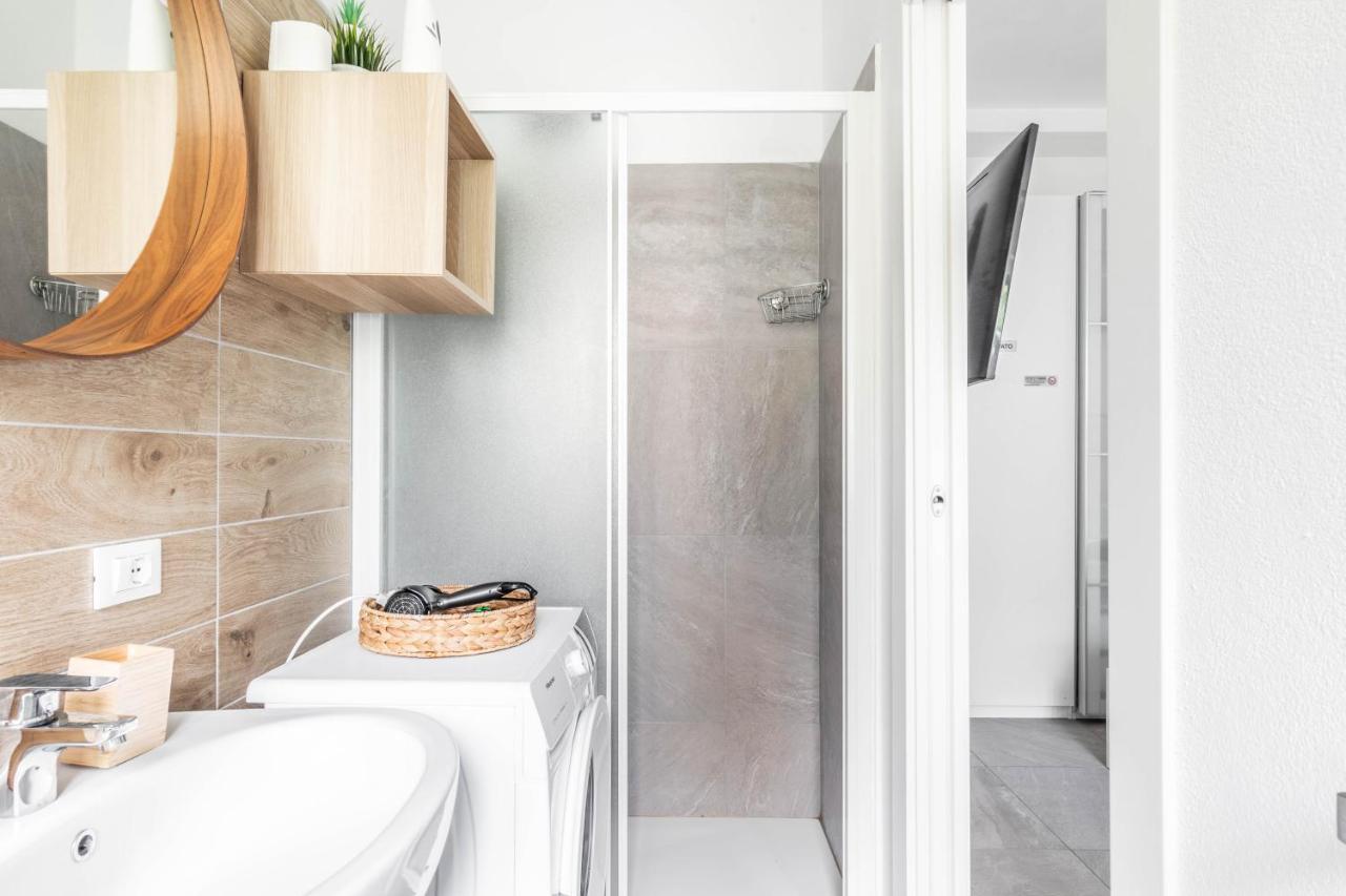 Eden House Sansiro-Duomo Netflix & Design Apartment Milan Exterior photo