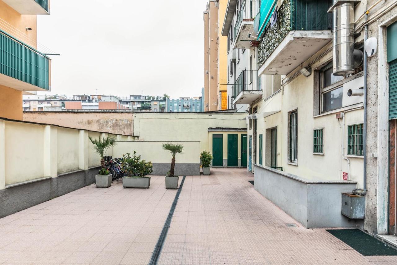 Eden House Sansiro-Duomo Netflix & Design Apartment Milan Exterior photo